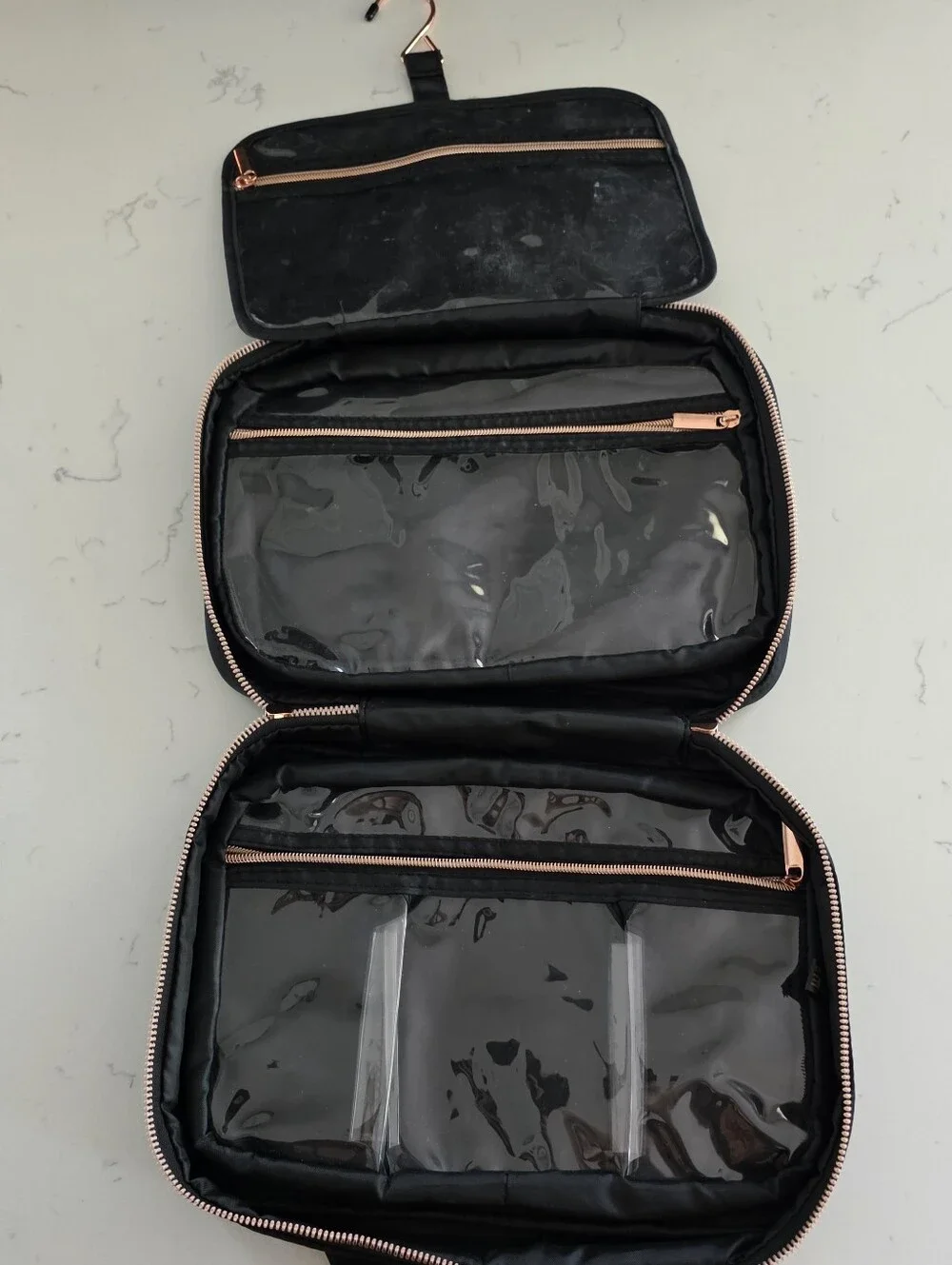 Aimee Kestenberg Black Quilted Hanging Toiletry Bag Makeup Cosmetic Case.